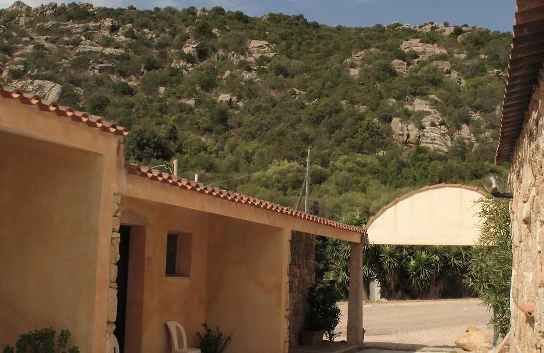Hotel Turismo Rurale Montitundu-1